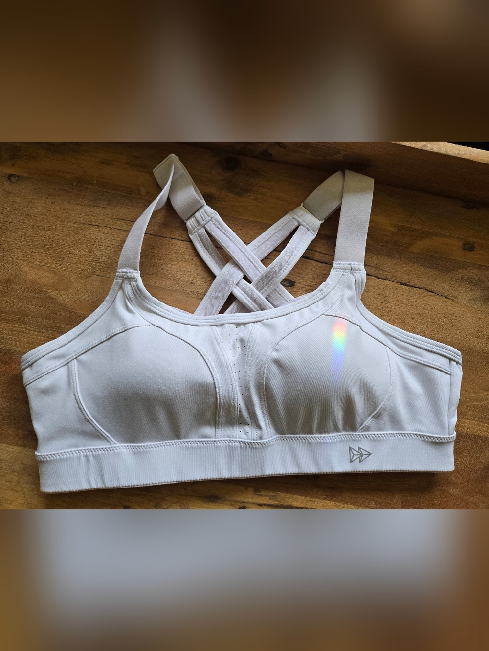 🤍 Yvette white cross-back sports bra – high Impact support 💪 Size Large